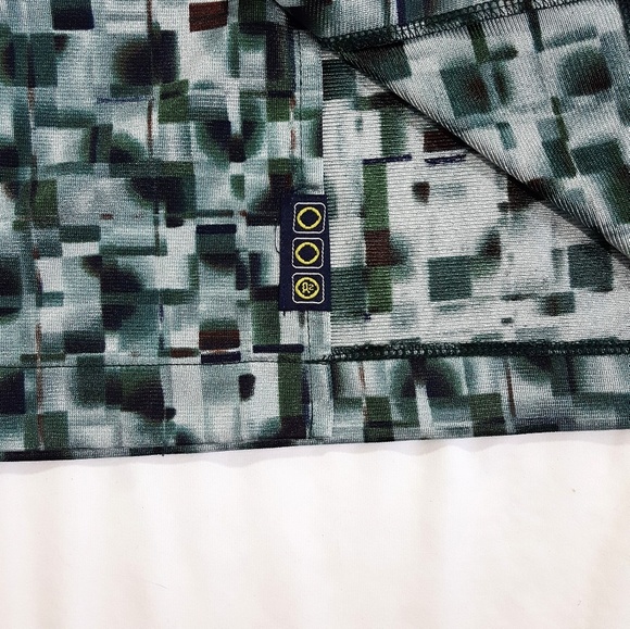 SOLD Y2k cyber print short sleeve button down - Picture 6 of 7